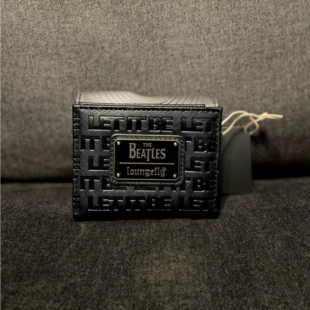 Loungefly The Beatles vinyl record crossbody & wallet - Picture 10 of 12